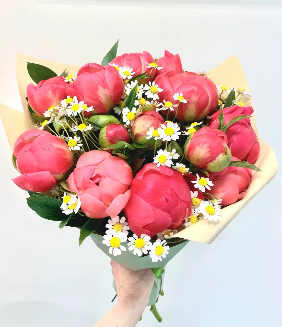 Happy peonies - Flower Delivery Bellevue | Florum