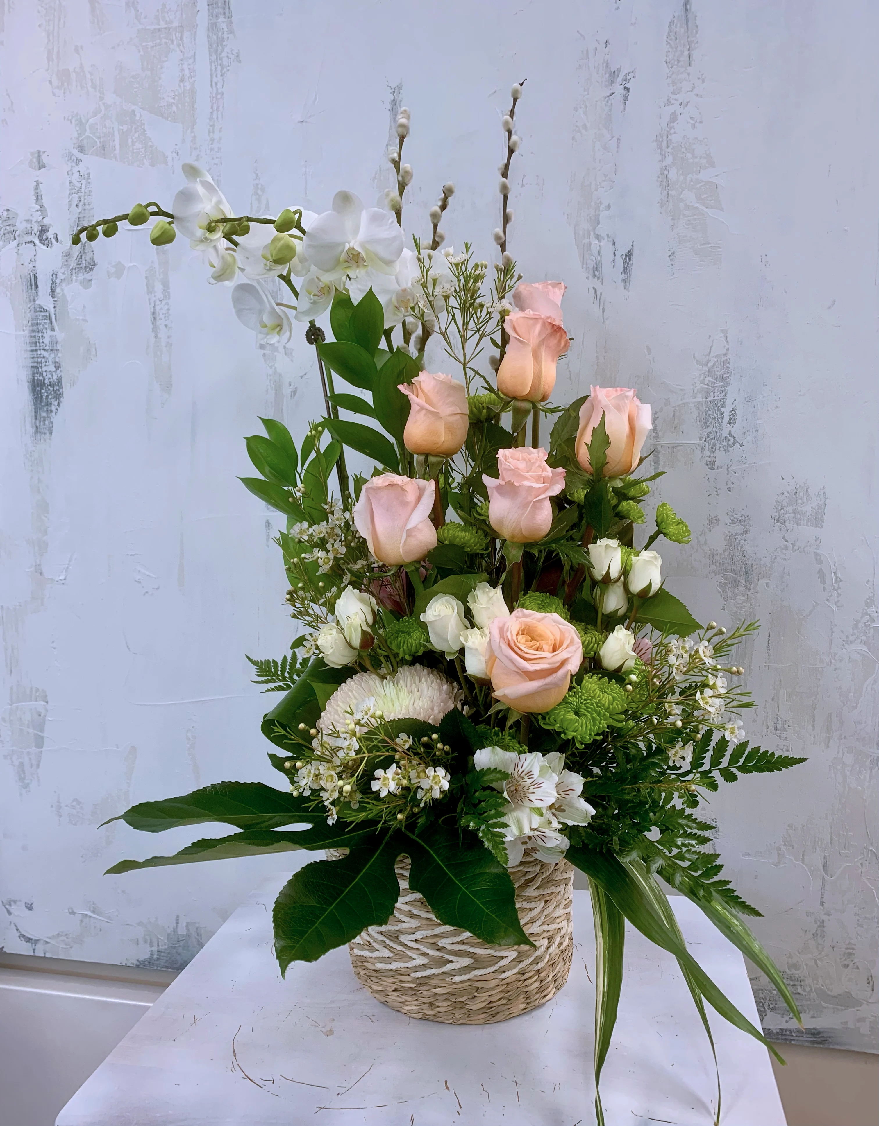 Blush decade with orchid plant Florum Bouquet