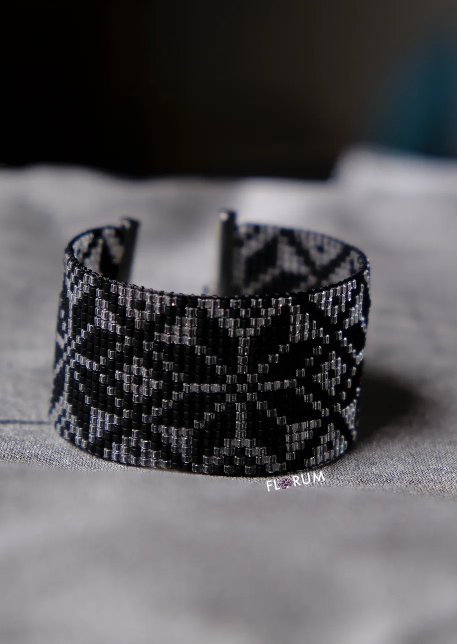 Translucent Gerdan Beaded Bracelet