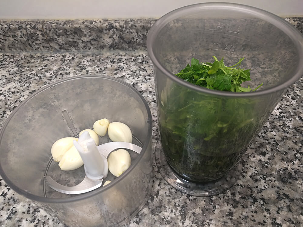 Ajo, perejil y aceite de oliva