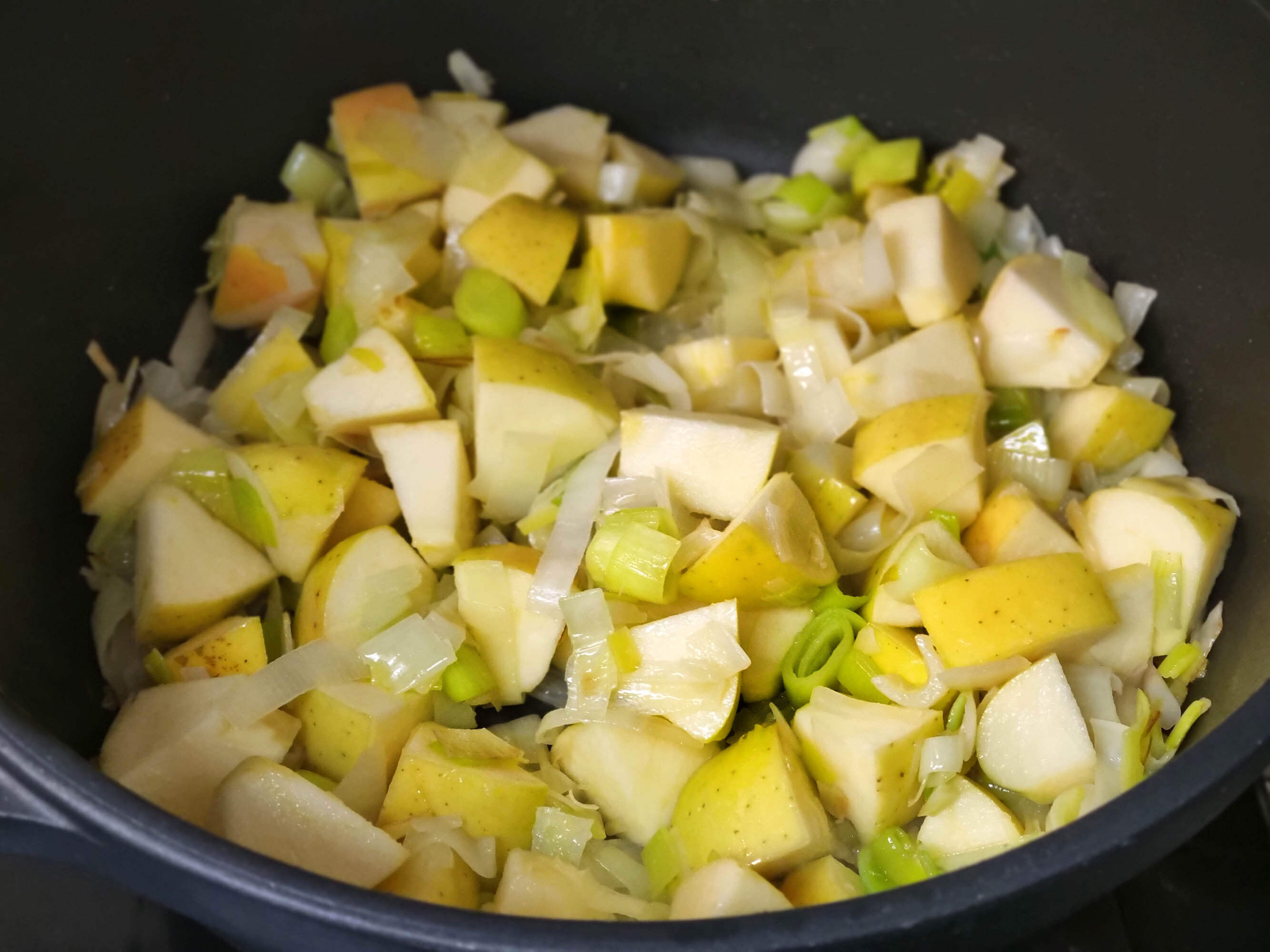 Cebolla, puerro y manzana.