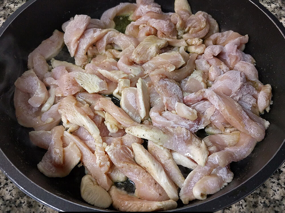 Pollo rehogándose