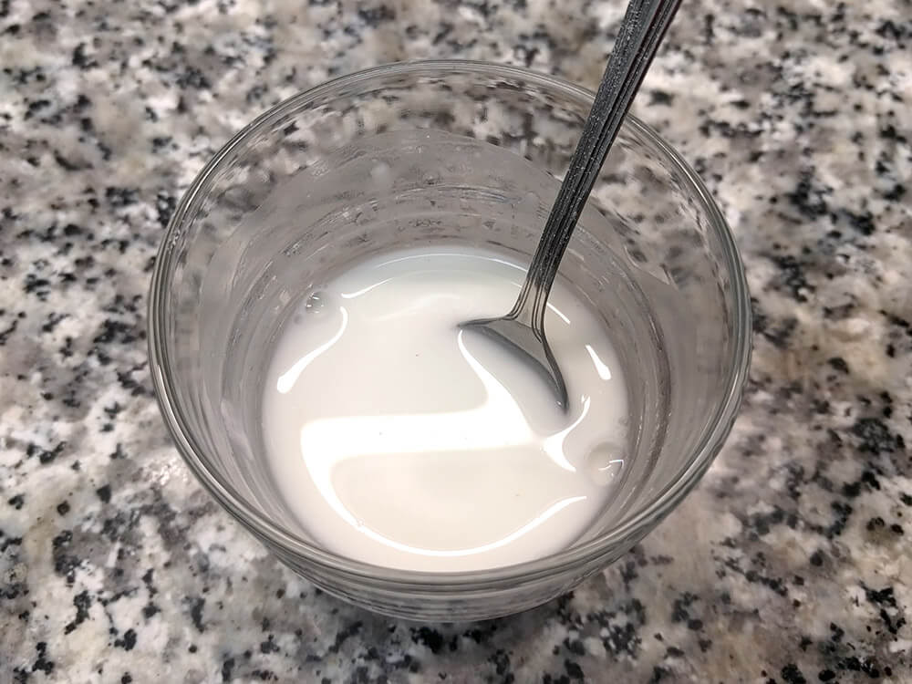 Disolución de harina fina de maĆz y agua.