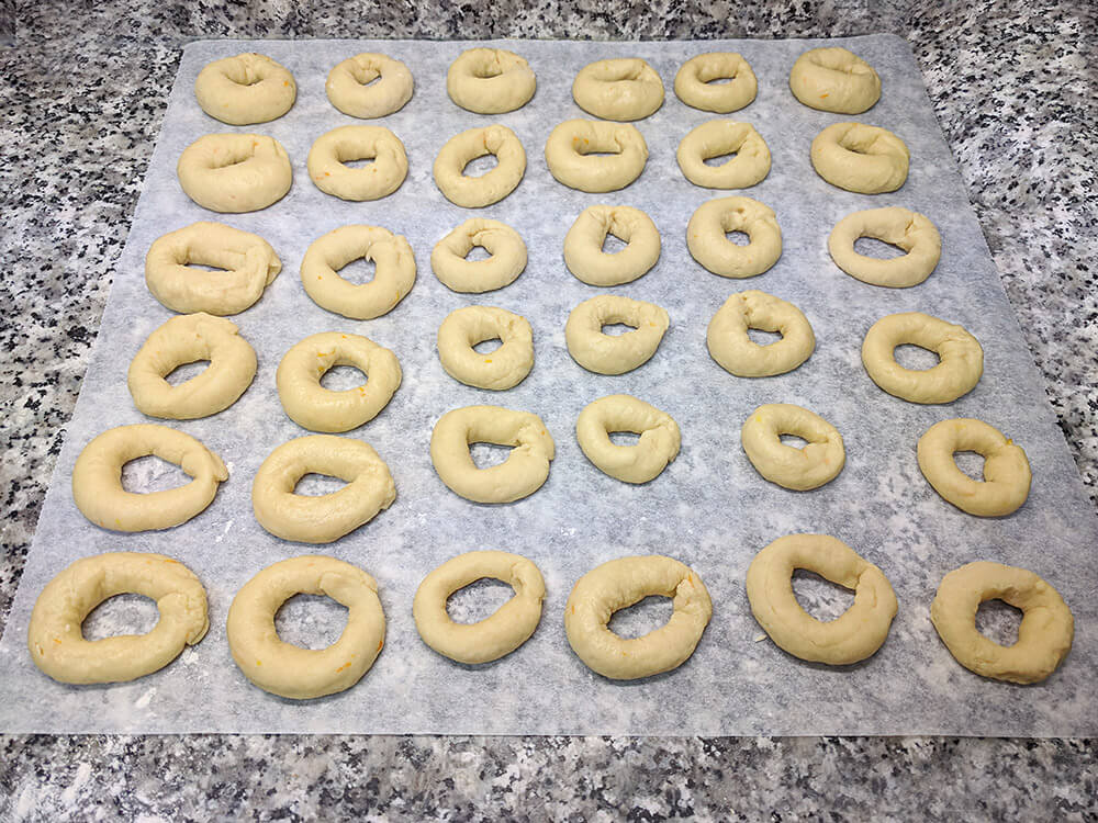 Rosquillas crudas.