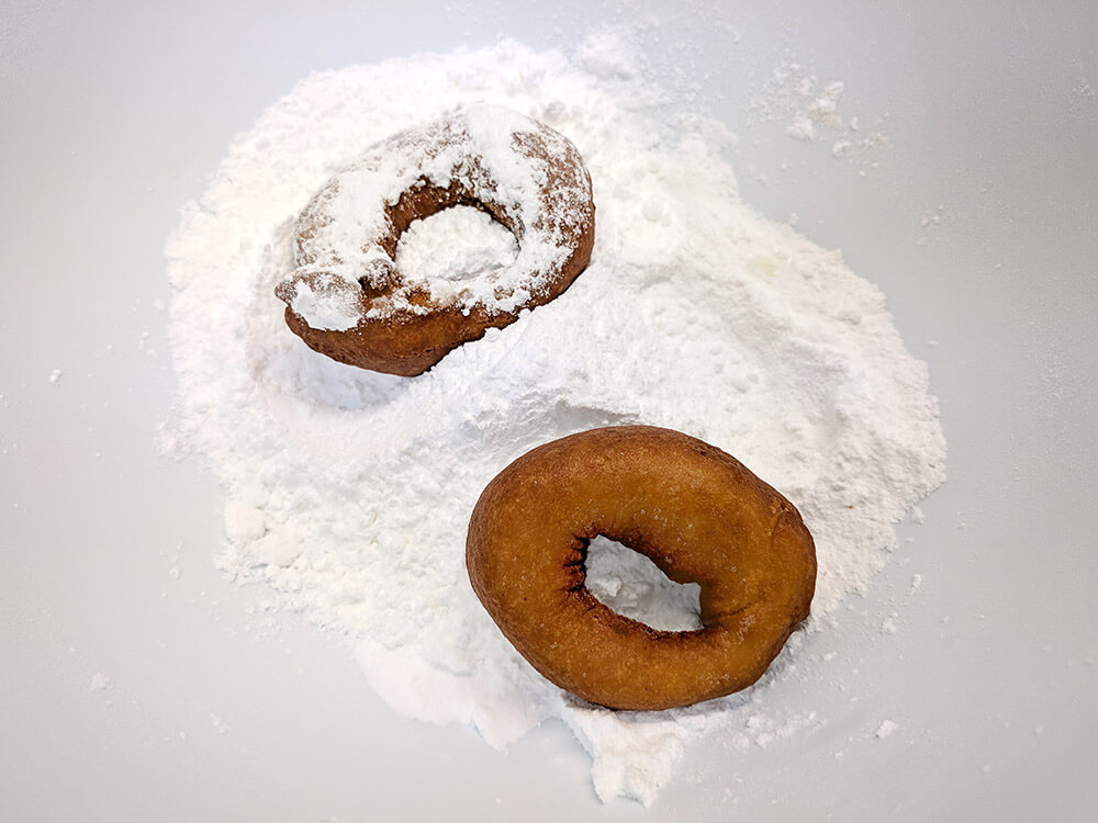 Rosquillas en azúcar glass.