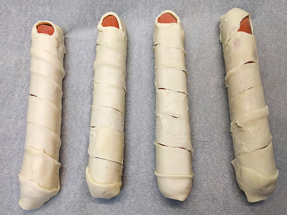 Salchichas envueltas en masa de hojaldre