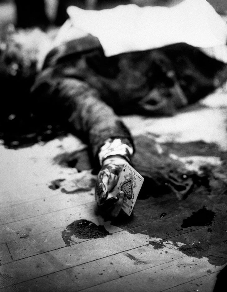 Mafia boss Joe Masseria lays dead on a New York restaurant floor