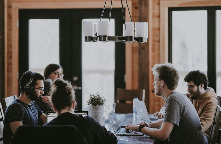 Crafting a Winning Strategy for Customer Acquisition in 2024