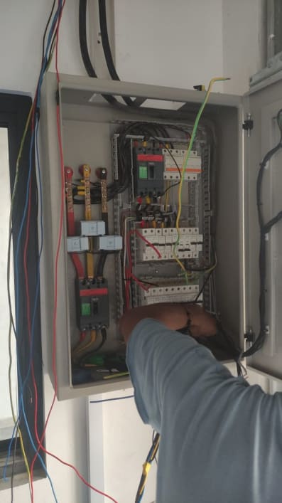 Instalasi Panel Utama