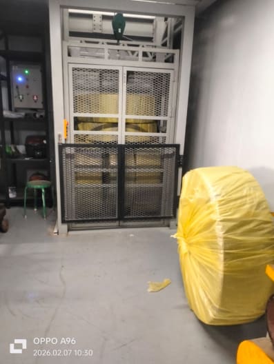 Lift Barang 2ton