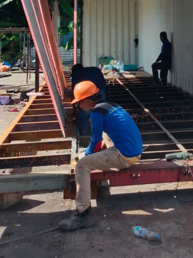 Pembuatan Container Stock Bahan AICA INDONESIA