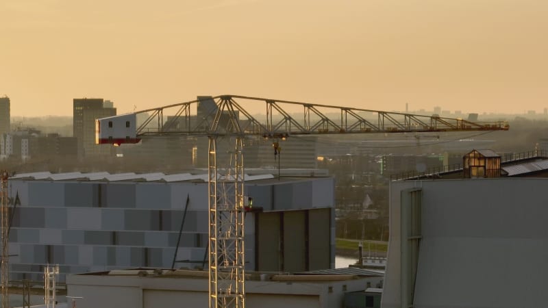 Aerial van een bouwkraan in Rotterdam