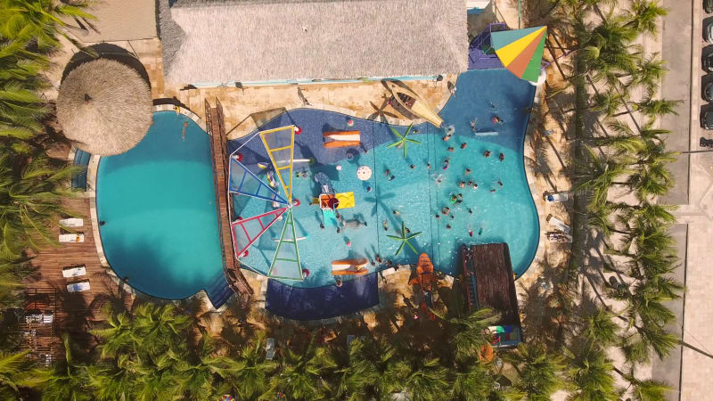 Aerial view of a public swimming pool in Fortaleza.