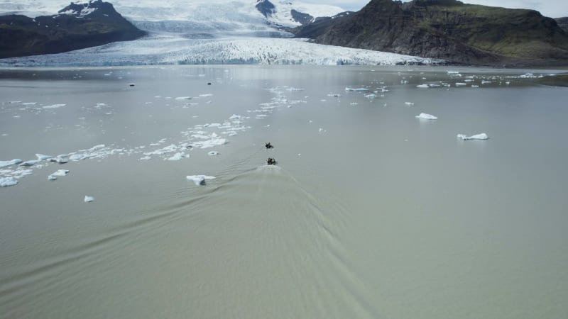 Discovering Jokulsarlon Glacier Lagoon