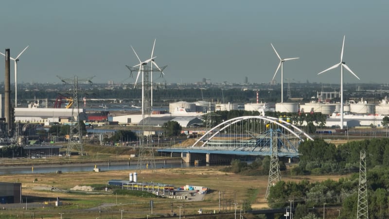 Exploring Rotterdam Port: The Heart of European Industry