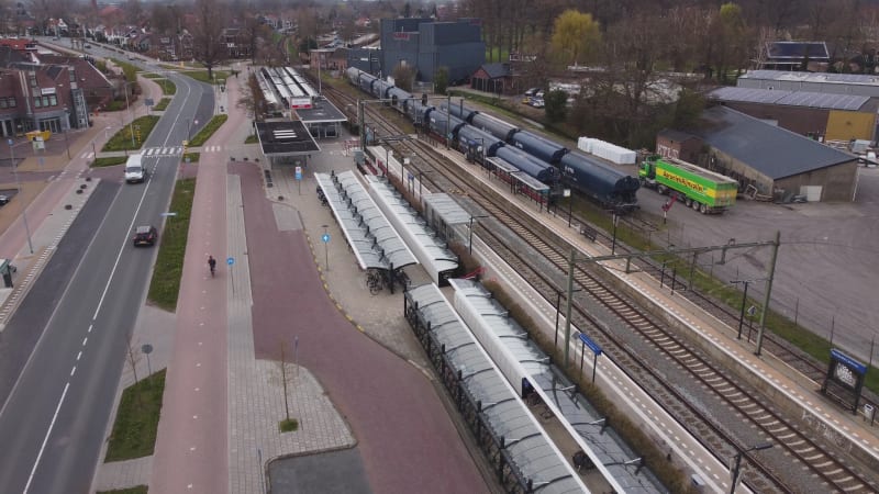 Industriezugwagen bereit zur Abfahrt am Bahnhof Barneveld, Niederlande