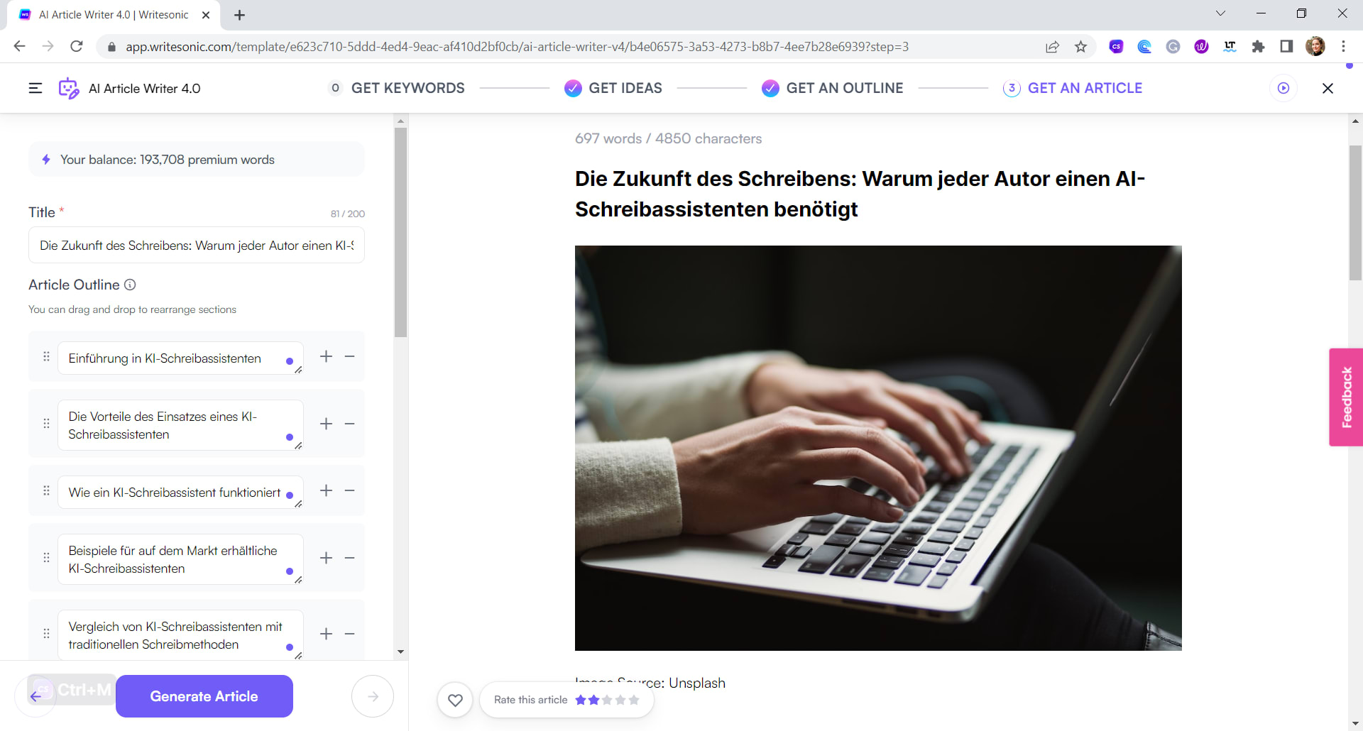 Der Screenshot zeigt die Arbeit in Writersonic am Artikel über «Die Zukunft des Schreibens».
Oben die Raster: Get Keywords – Get Ideas – Get an Outline – Get an Article 
In der linken Spalte: Article Outline mit den. Prompts für Writesonic; im Hauptfenster Titel und Einstiegsbild.