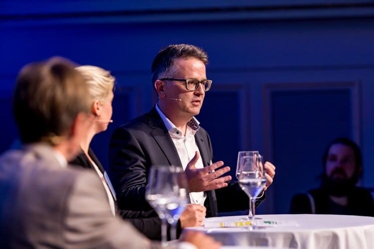 Ivo Bättig at the CNO Panel 2021 organised by Sieber and Partners.