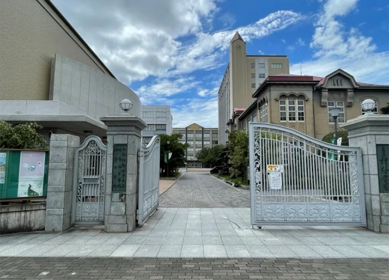 	大阪樟蔭女子大学
