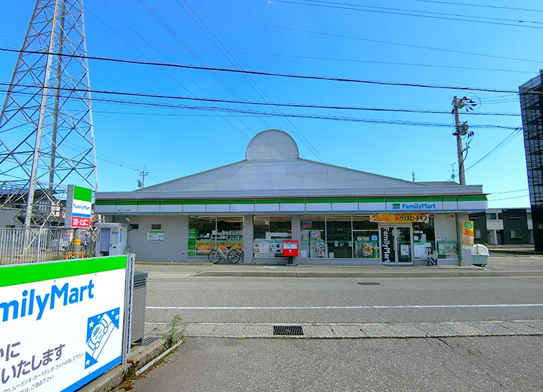 ファミリーマート（野々市工大前店）