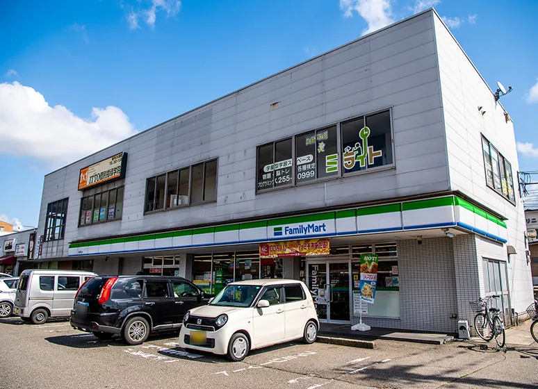 ファミリーマート（金沢田上店）