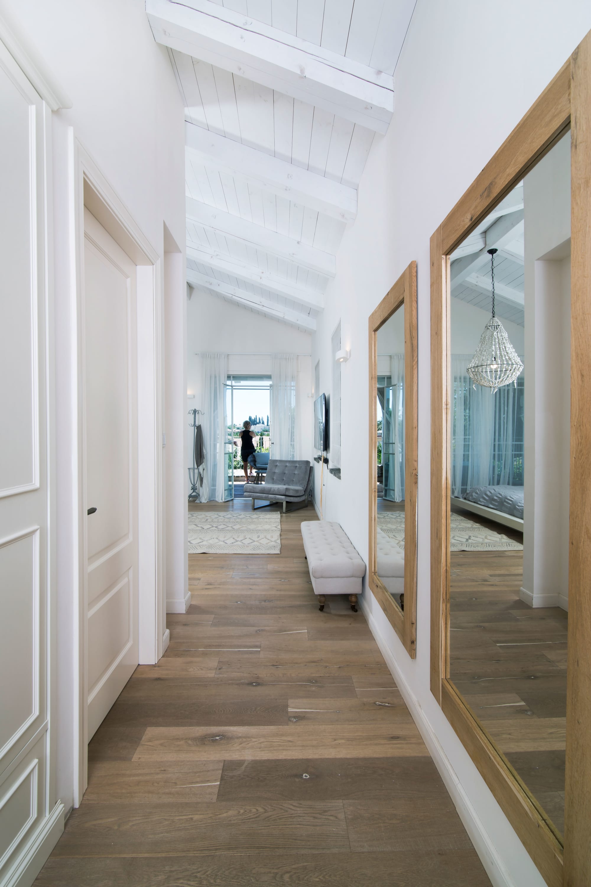 דלתות פנים מפרוייקט אדריכלי במרכז