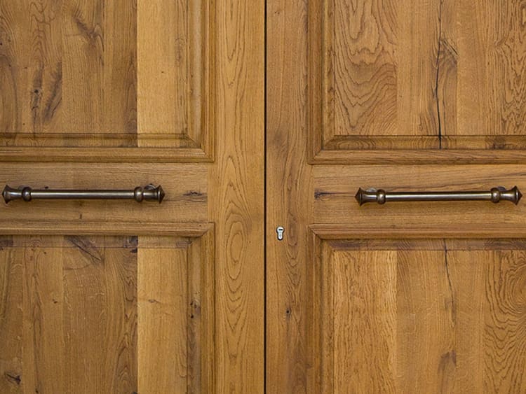 דלת עץ טבעי