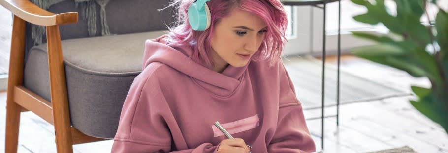 Image of a student working on a university application