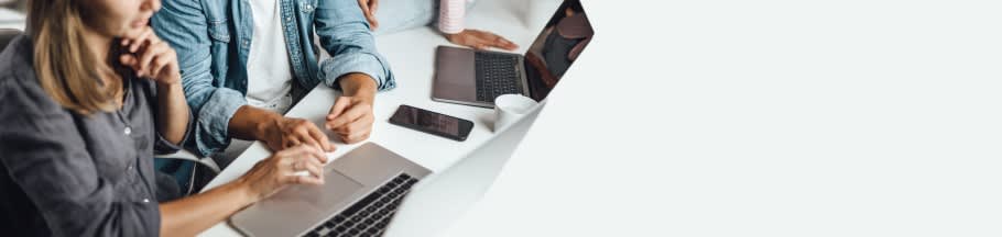 An image of a parent and student discussing a university application