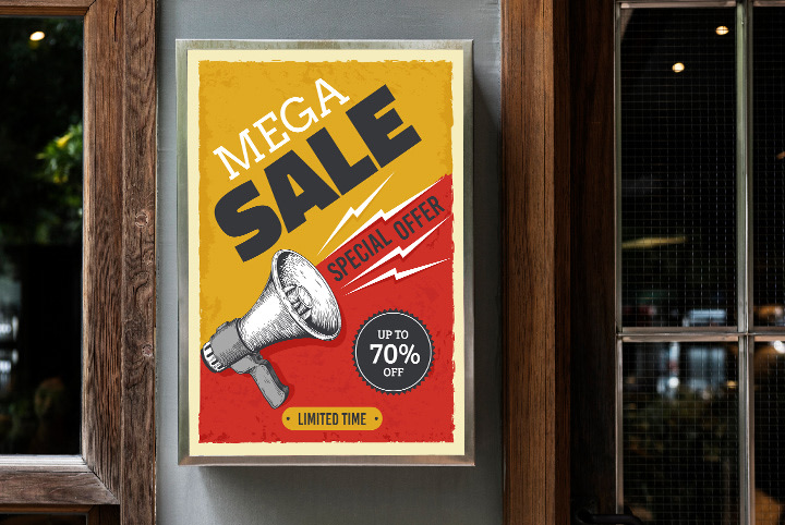 Affiliate-Marketing im Büro: Laptop mit Diagrammen und Geschäftsperson bei der Datenanalyse