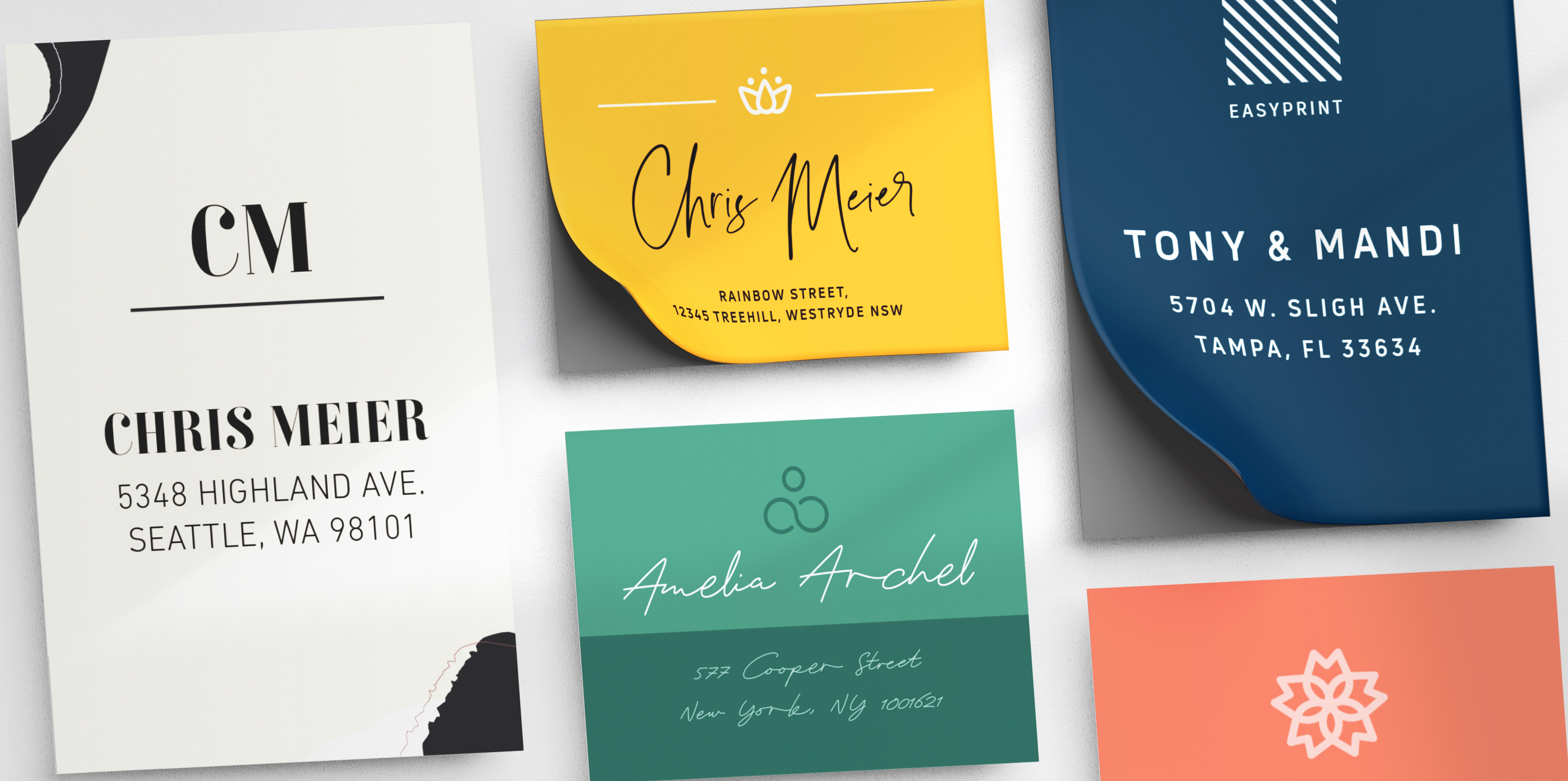 Verschiedene Adressaufkleber-Designs mit eleganten Schriftarten und modernen Farbvarianten – inklusive Beispieladressen, ideal für personalisierte Etiketten und professionelle Postsendungen.