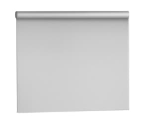 Faixa cortada com bainha de 6 cm na parte superior.