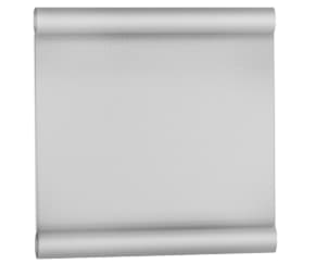 Baner wycięty ściegiem brzegowym o szerokości 14 cm u góry i u dołu.