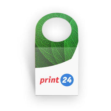 Appendino per porta con motivo a foglia verde e logo print24; metà superiore con motivo a foglia, metà inferiore bianca con testo rosso "print" e un cerchio blu con il numero "24".