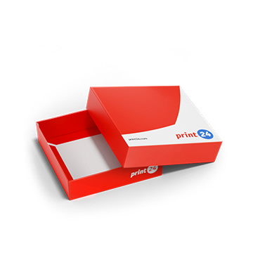 Produkta attēls: Uzvelkamas kastes ar print24 logotipu uz vāka, piemērotas premium klases iepakojumam. Kastīte ir daļēji atvērta un izgatavota no izturīga kartona.