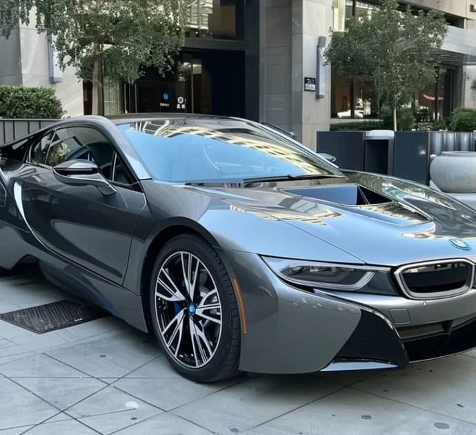 Аренда BMW i8: цены и места рядом с вами