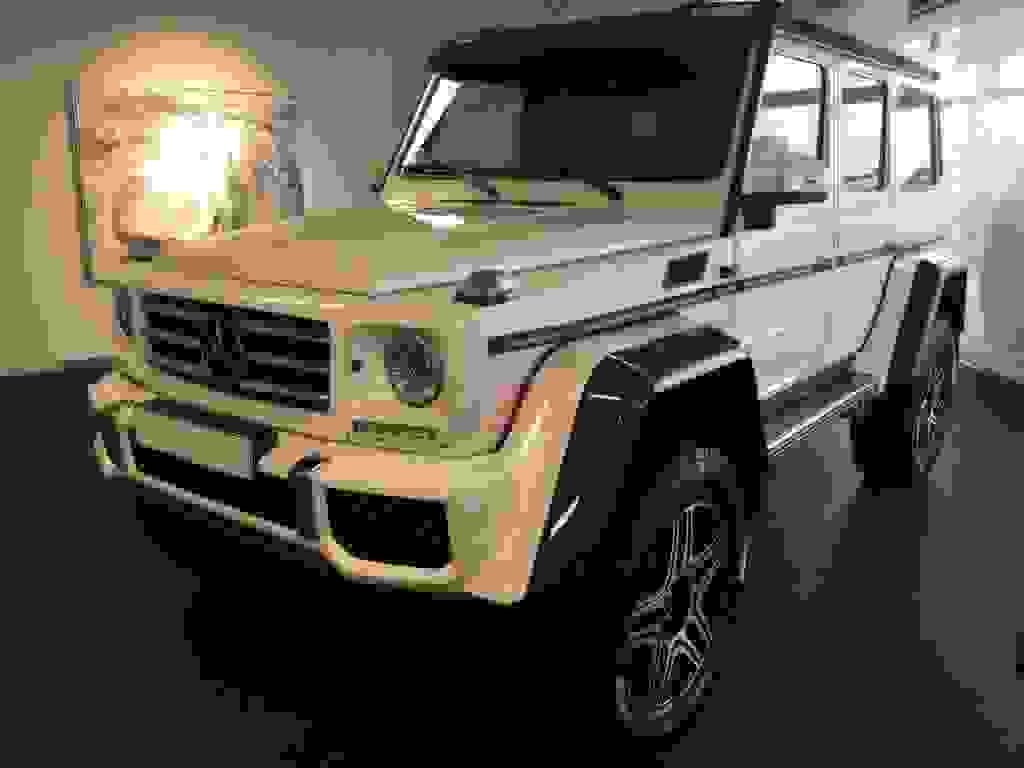 Noleggiare Mercedes G500 4x4 all'aeroporto di Francoforte