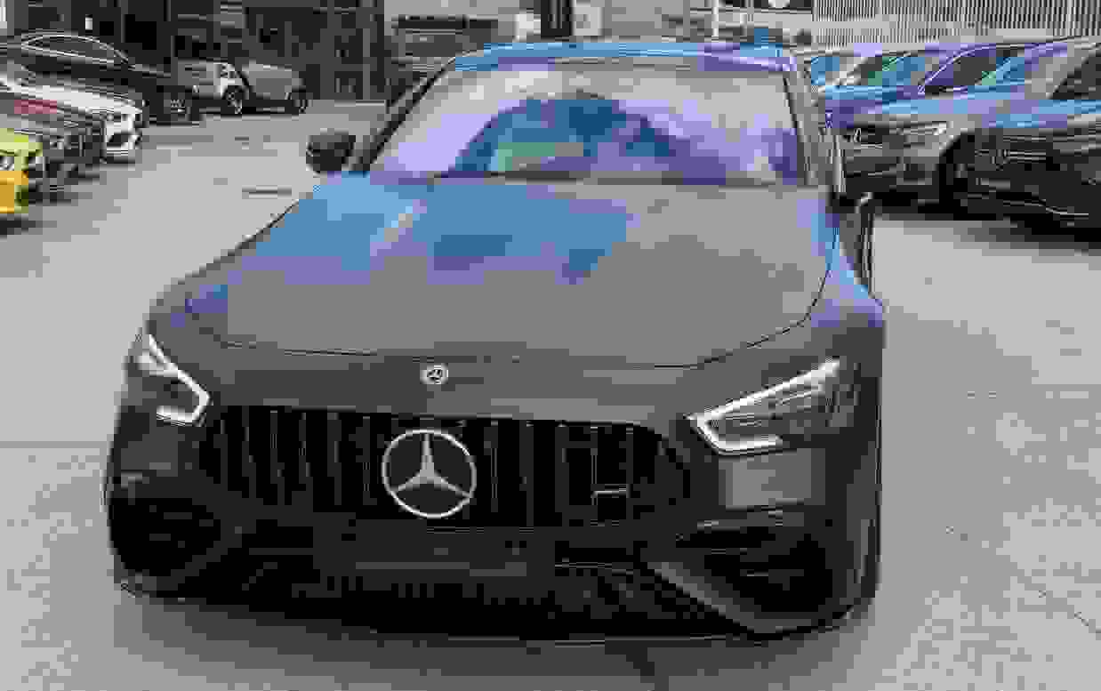 Арендовать Mercedes AMG GT 4 Doors Coupe в Ментоне