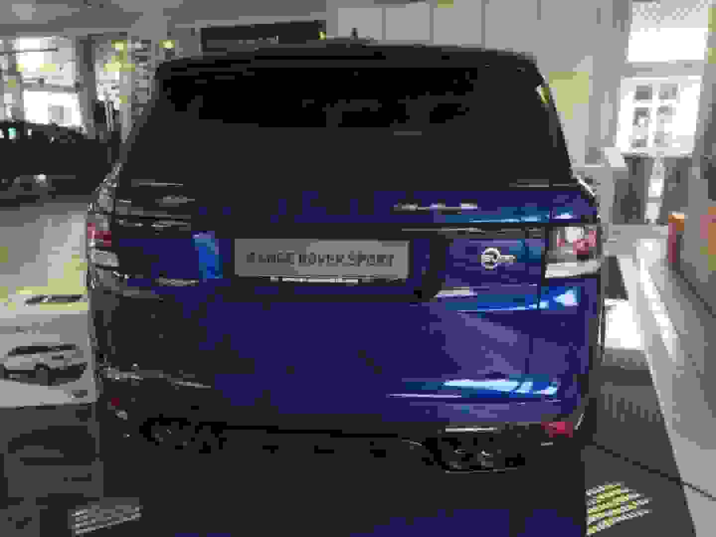 Noleggiare Range Rover Sport SVR all'aeroporto di Edimburgo