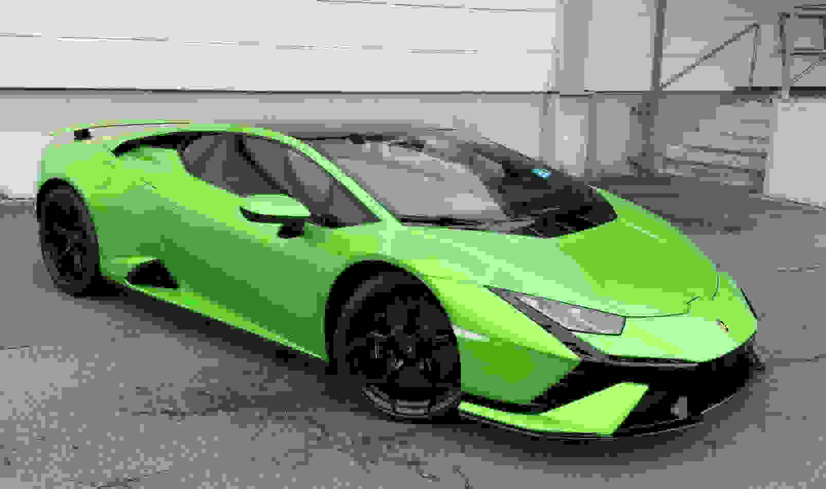 Noleggiare Lamborghini Huracan Tecnica all'aeroporto di Francoforte