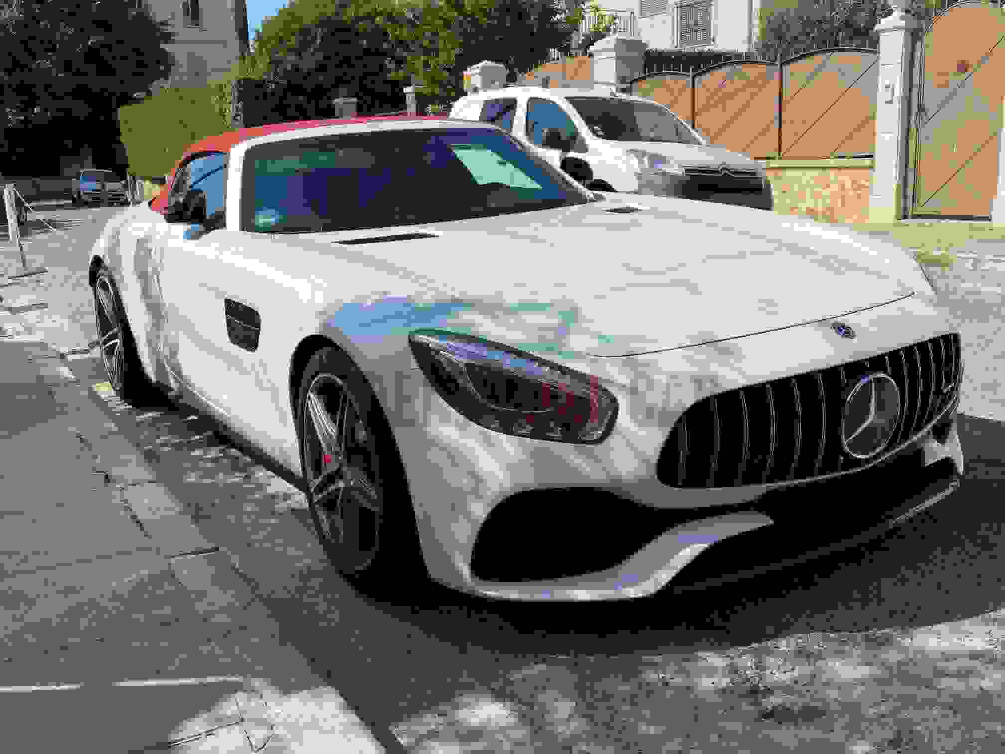 Alquiler Mercedes AMG GT Roadster  en Milán