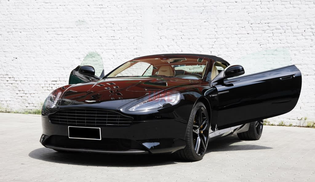 Aston Martin DB9