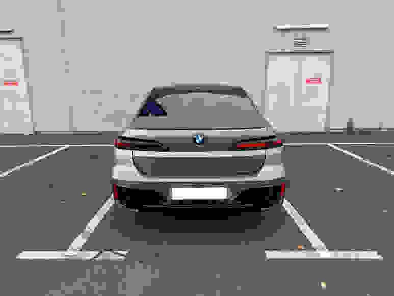 Арендовать BMW 740 XD в Праге