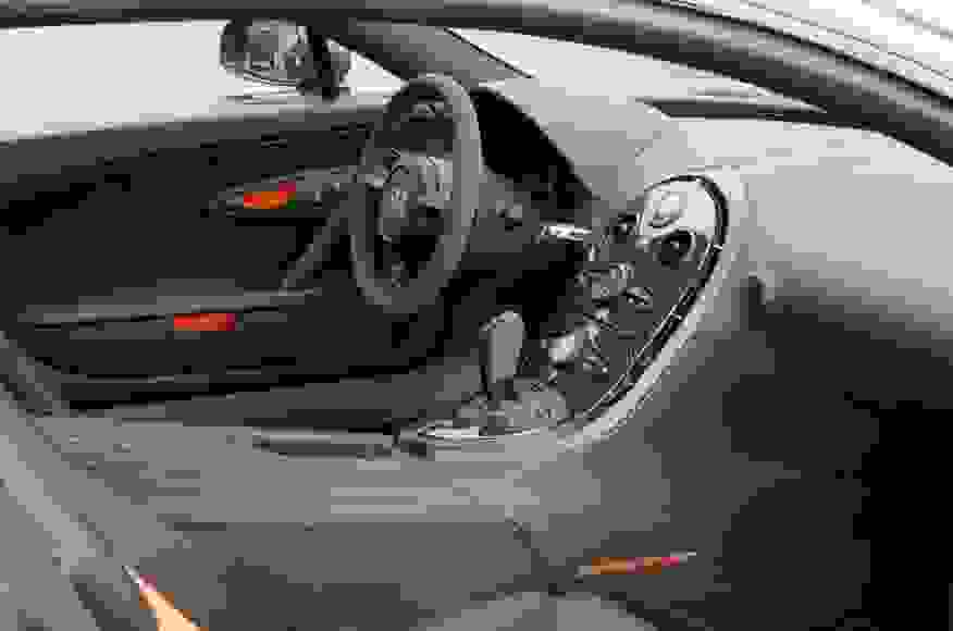 Арендовать Bugatti Veyron в Дубае