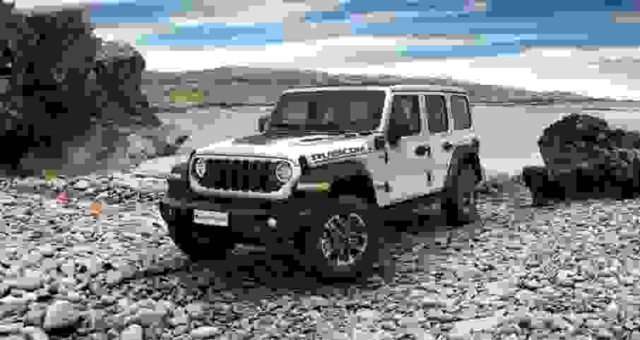 Rent Jeep Wrangler Hybrid Rubicon in Rimini airport