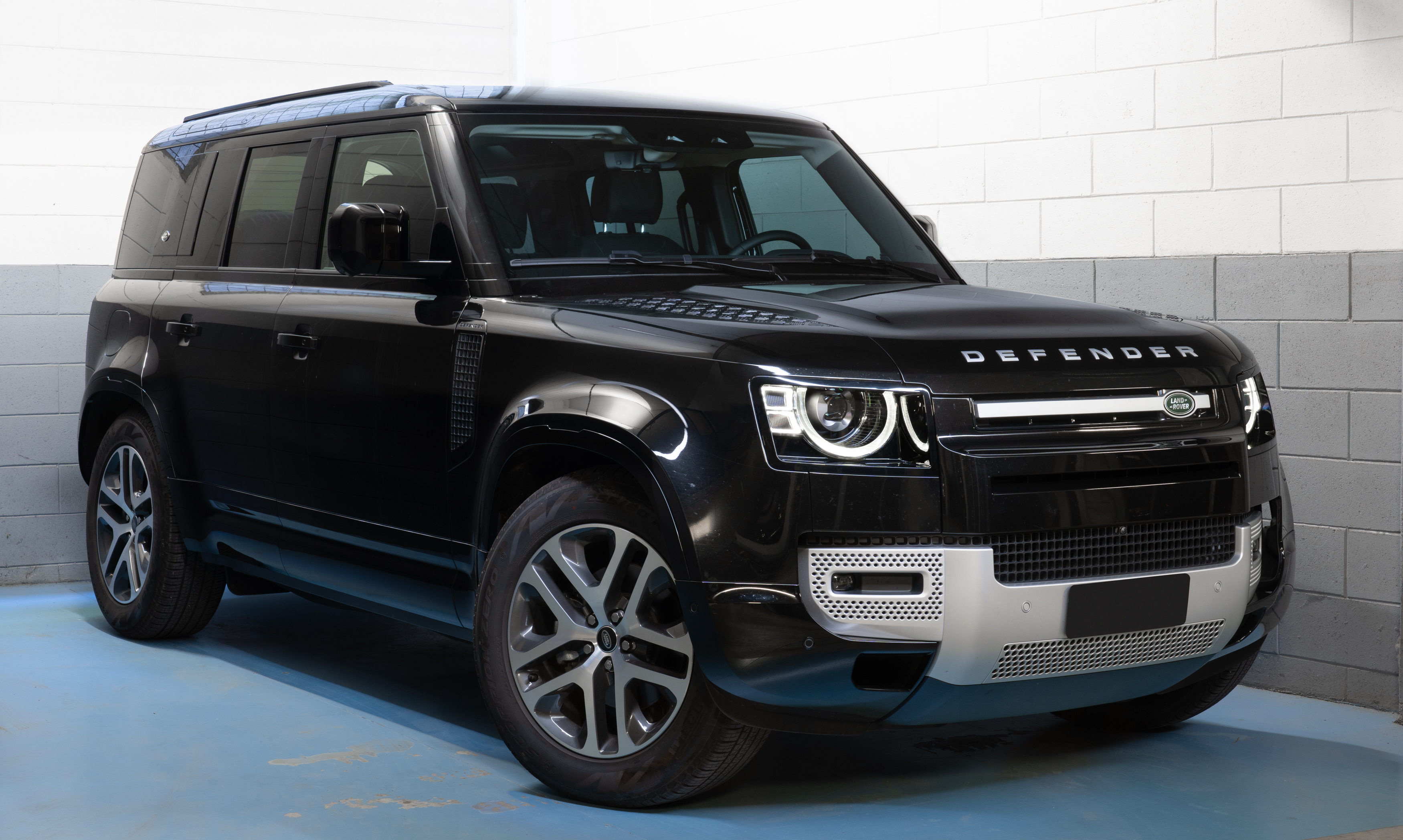 Range Rover Defender Rent Rent a Land Rover Defender in York – Rugged Luxury SUV Rental Near Me