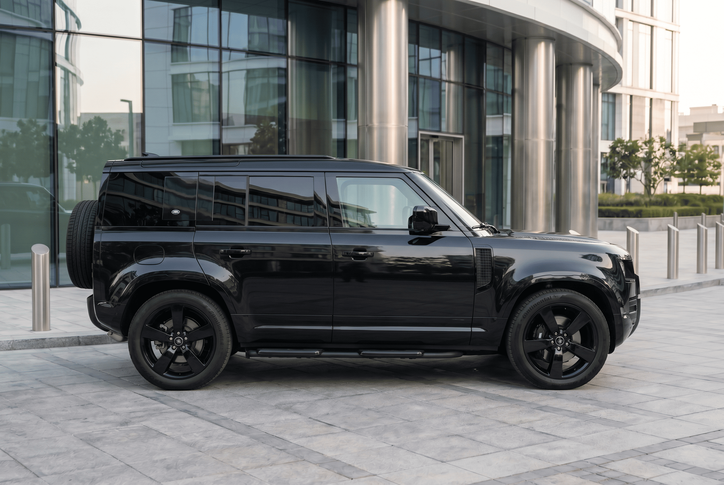 Alugue um Land Rover Defender 110 em Bolonha – SUV ou Carro de Alta ...