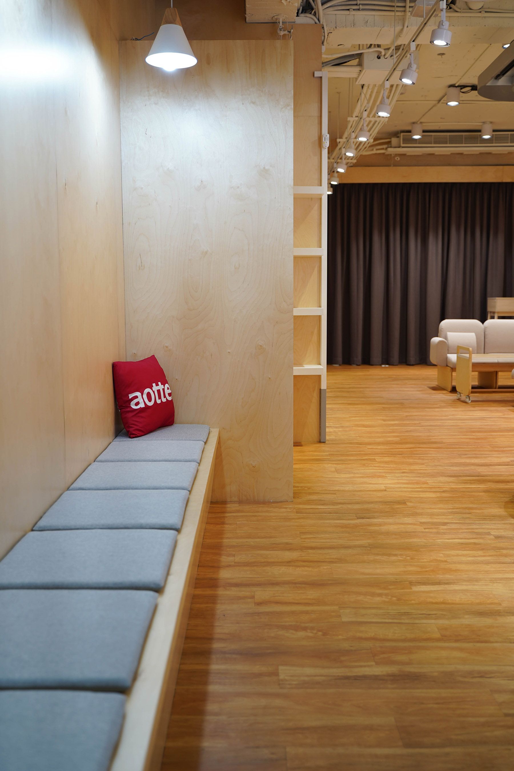 aotterspace_7.jpg