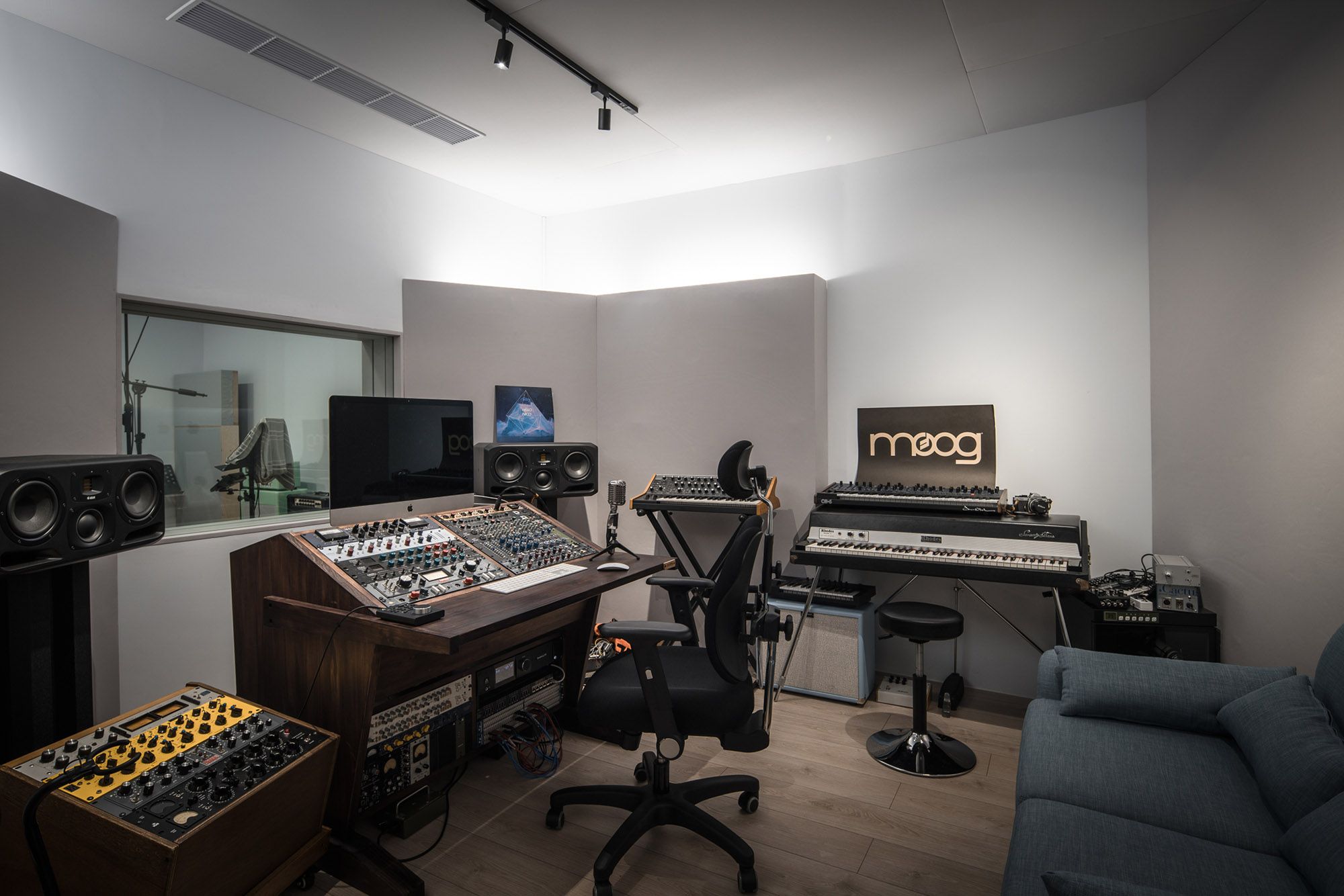Recording studio_5.jpg