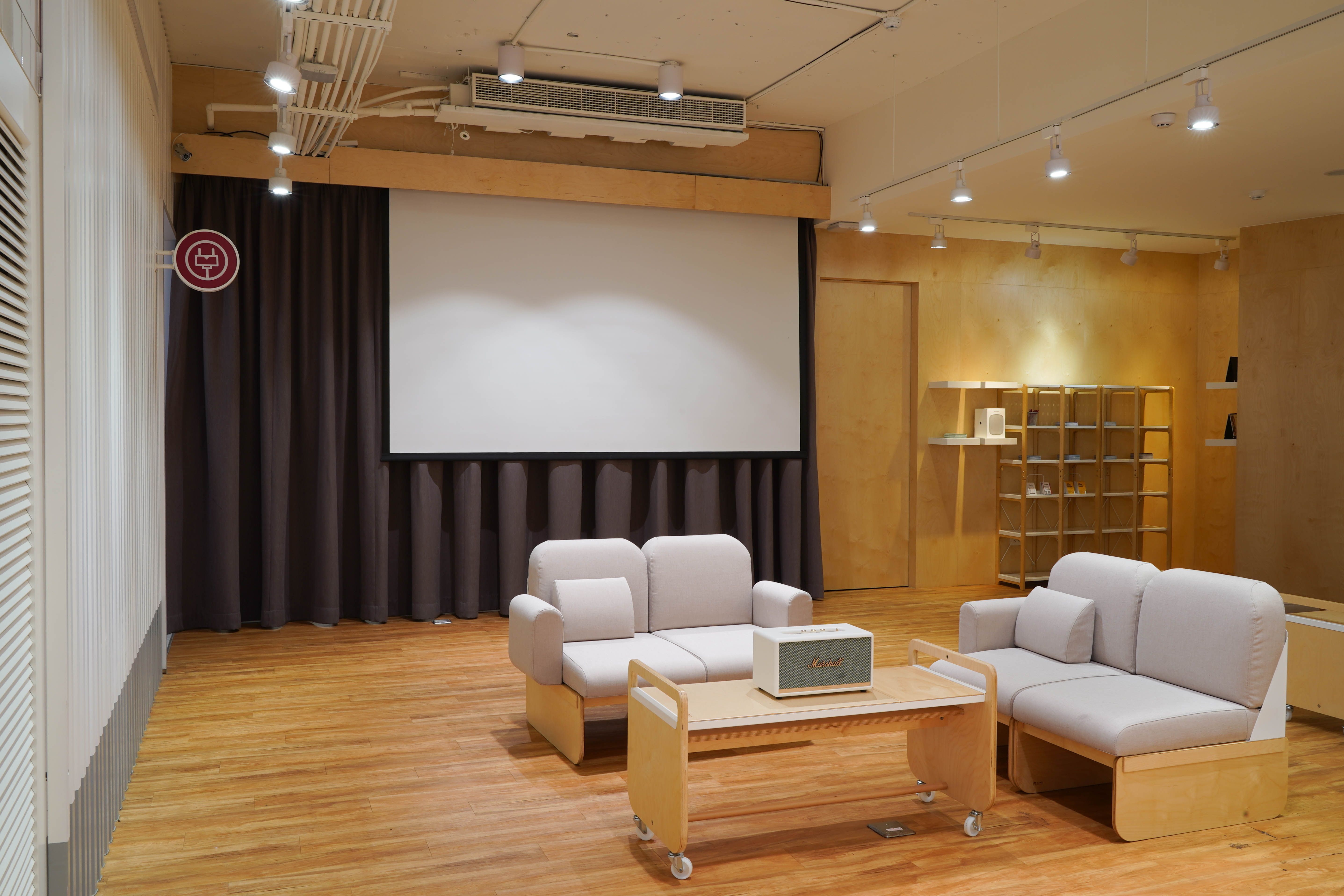 aotterspace_3.jpg
